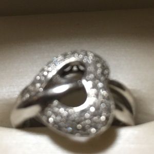 14k white gold pave heart diamond ring